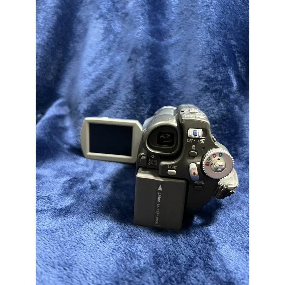 Panasonic VDR-D100‎ Camcorder -  Silver